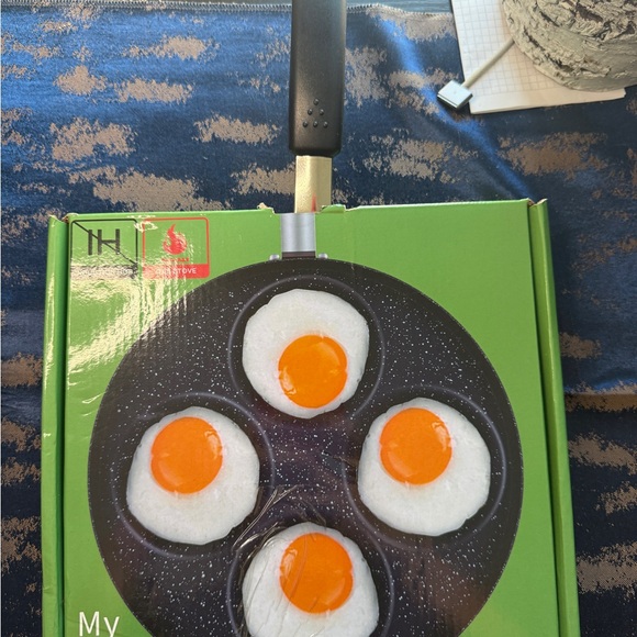 Aluminum 4-Cup Egg Frying Pan New with Tags, Gas Stove - Picture 1 of 4